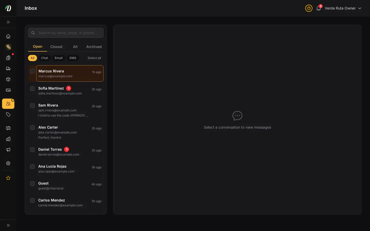 DabDash inbox showing customer conversations with unread badges and open chat threads